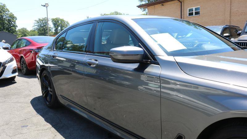 Used 2016 BMW 740i RWD image 3