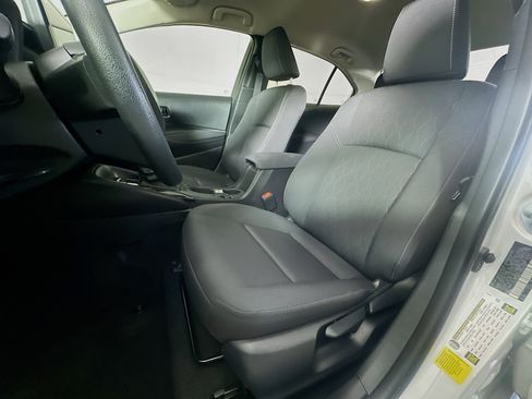 Used 2025 Toyota Corolla LE FWD image 13