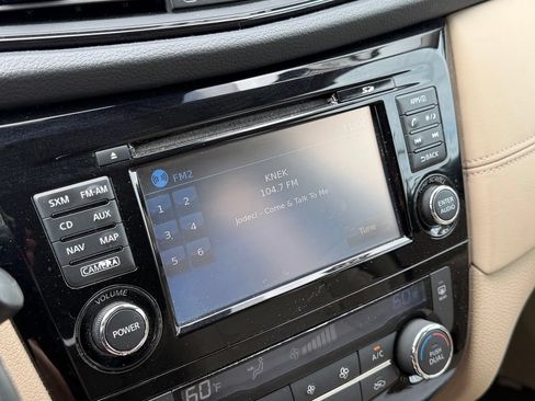 Used 2017 Nissan Rogue SL w/ SL Premium Package FWD image 21