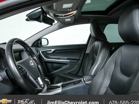 Used 2017 Volvo V60 T5 Cross Country w/ Convenience Package AWD/4WD image 5
