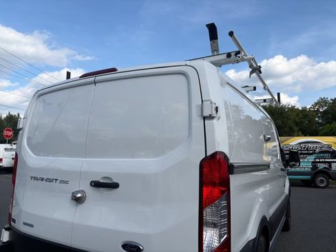 Used 2019 Ford Transit 250 130 Low Roof RWD image 5