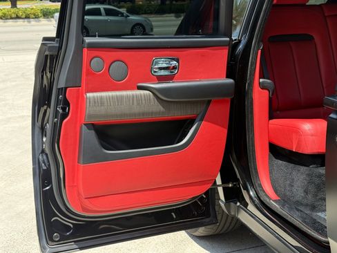 Used 2019 Rolls-Royce Cullinan AWD/4WD image 46