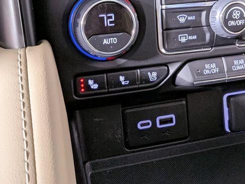 Used 2024 Chevrolet Tahoe Premier RWD image 21