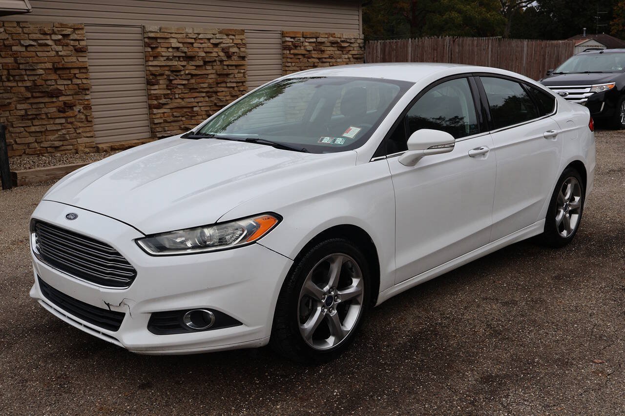 Used 2013 Ford Fusion SE FWD image 3