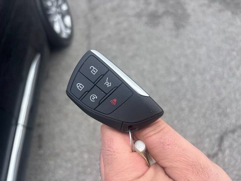 Used 2022 Buick Envision Avenir w/ Technology Package II AWD/4WD image 36