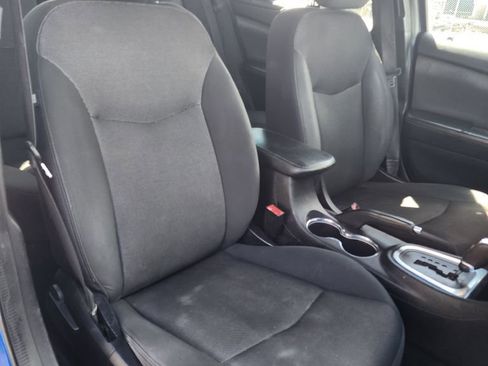 Used 2013 Dodge Avenger SE image 6