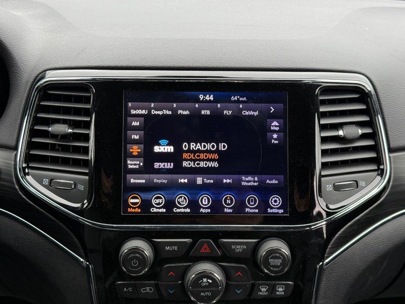 Used 2020 Jeep Grand Cherokee Limited AWD/4WD image 15