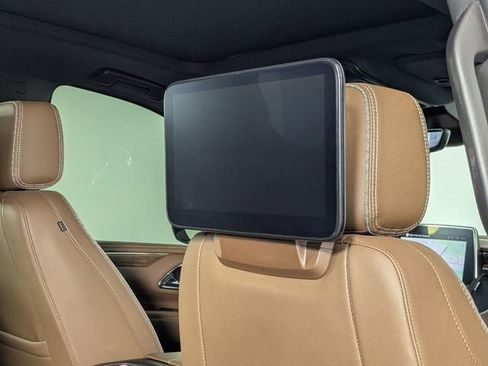 Used 2024 Chevrolet Suburban High Country AWD/4WD image 42