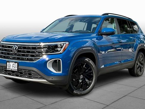 New 2026 Volkswagen Atlas SE image 1