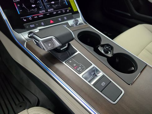 Used 2025 Audi A6 Premium Plus w/ Premium Plus Package image 16