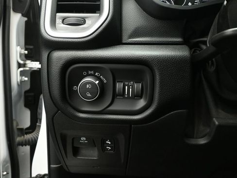 Used 2021 RAM 1500 Laramie RWD image 10