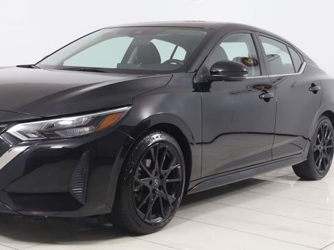 Used 2025 Nissan Sentra SR FWD image 47