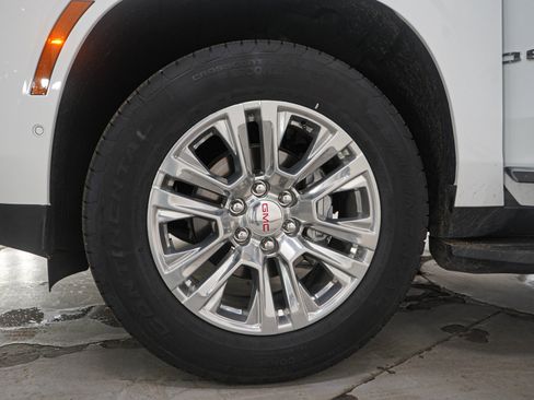 Used 2025 GMC Yukon Denali AWD/4WD image 34