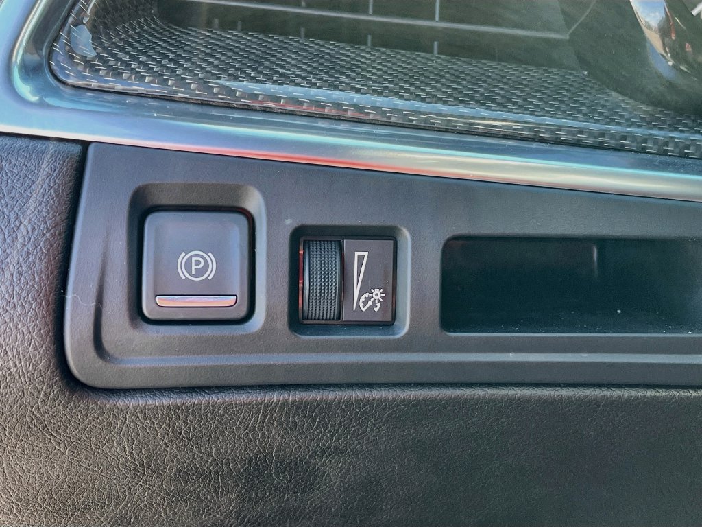 Used 2022 Cadillac XT5 Sportv w/ LPO, ONYX Package AWD/4WD image 10