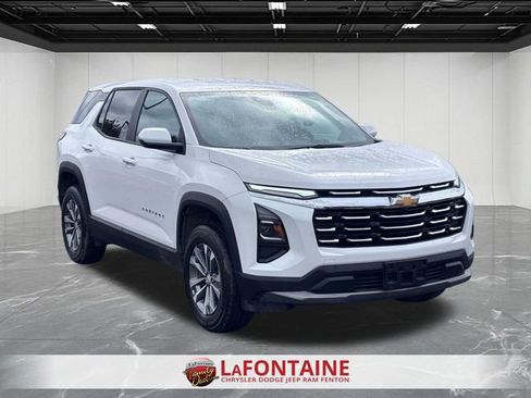Used 2025 Chevrolet Equinox LT FWD image 12