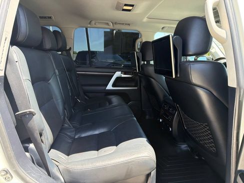 Used 2016 Toyota Land Cruiser AWD/4WD image 15