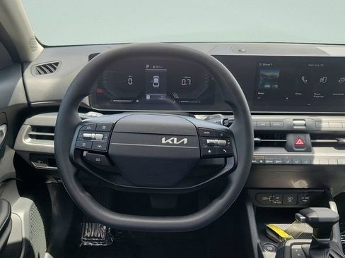 Used 2025 Kia K4 FWD image 12