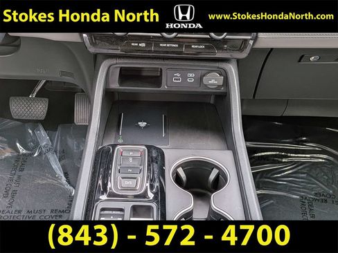 Certified 2025 Honda Pilot Touring image 24