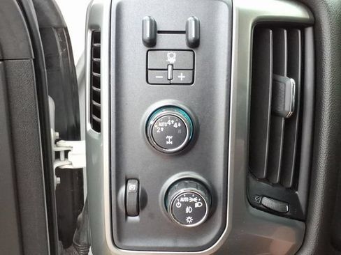 Used 2019 Chevrolet Silverado 1500 LT w/ All Star Edition AWD/4WD image 17
