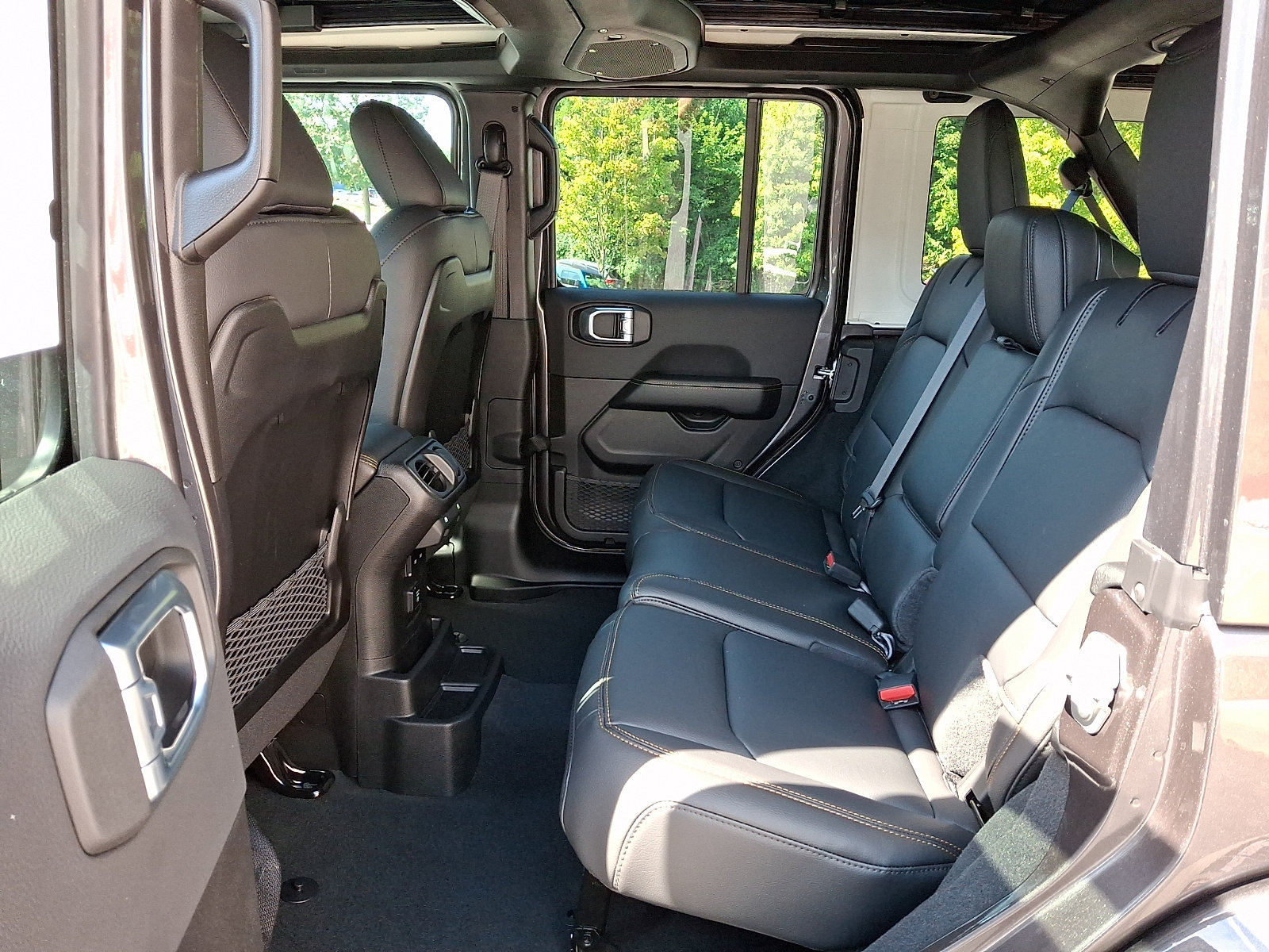 New 2027 Jeep Wrangler Unlimited Sahara AWD/4WD image 6