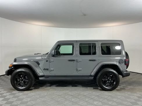 Used 2021 Jeep Wrangler Unlimited Sahara AWD/4WD image 8