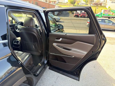 Used 2019 Hyundai Santa Fe Limited image 18