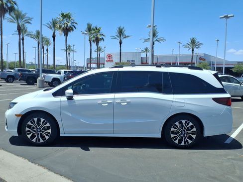 Used 2025 Honda Odyssey Elite image 7