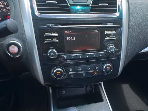 Used 2015 Nissan Altima 2.5 S w/ Power Driver Seat Package FWD image 12