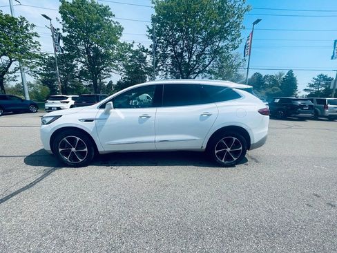 Used 2019 Buick Enclave Essence AWD/4WD image 2
