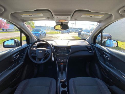 Used 2018 Chevrolet Trax LS w/ LPO, Protection Package FWD image 31