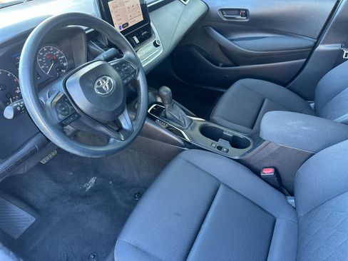 Used 2025 Toyota Corolla LE image 9