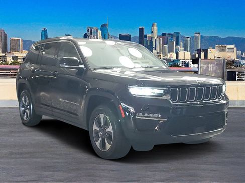 Used 2024 Jeep Grand Cherokee Limited 4xe AWD/4WD image 3