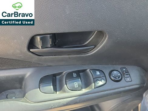 Used 2022 Nissan Kicks S w/ Interior Electronics Package FWD image 10