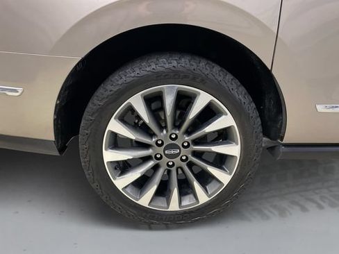 Used 2020 Lincoln Navigator L Reserve w/ Luxury Package AWD/4WD image 18