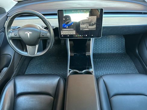 Used 2018 Tesla Model 3 Long Range image 17