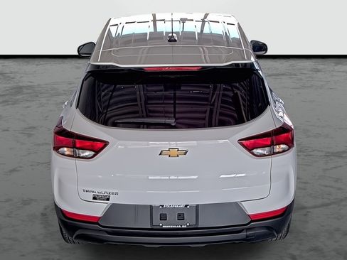 Used 2024 Chevrolet TrailBlazer LS w/ LS Convenience Package image 3