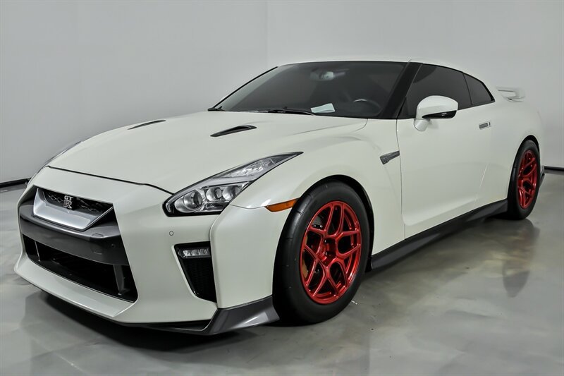 Used 2019 Nissan GT-R Premium AWD/4WD image 5