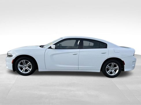Used 2020 Dodge Charger SXT RWD image 2
