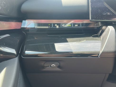 New 2026 BMW i5 eDrive40 image 26