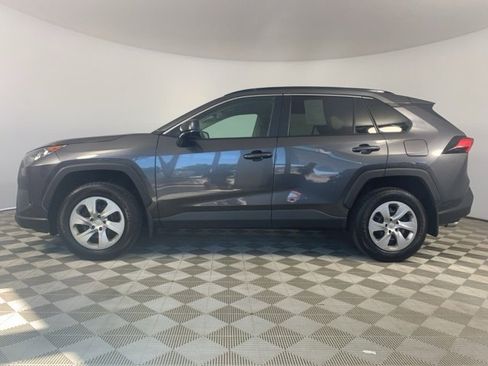 Used 2021 Toyota RAV4 LE image 4