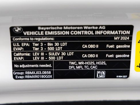 Used 2024 BMW X5 xDrive40i w/ Parking Assistance Package AWD/4WD image 36