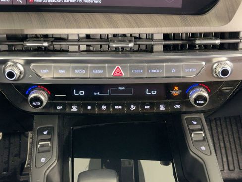 Used 2024 Kia Telluride SX image 15