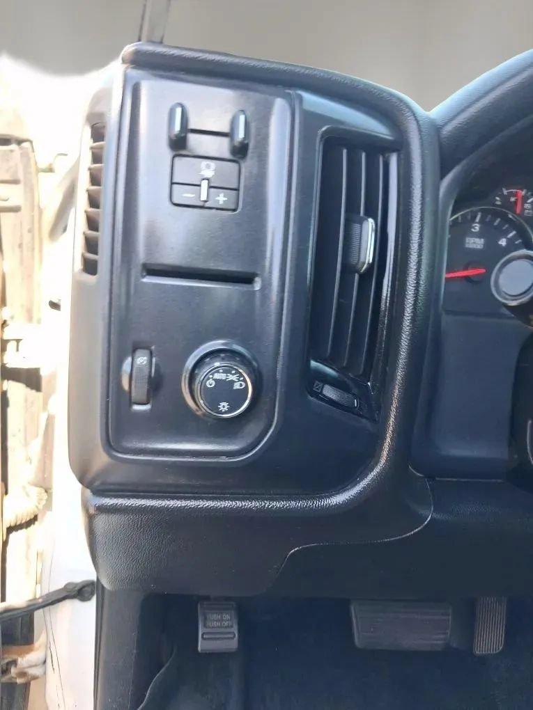 Used 2019 Chevrolet Silverado 2500 W/T AWD/4WD image 25