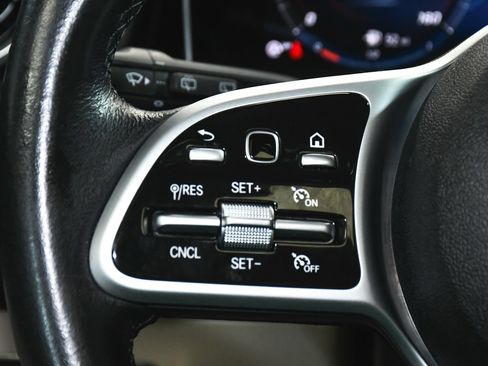 Used 2020 Mercedes-Benz GLB 250 4MATIC image 34