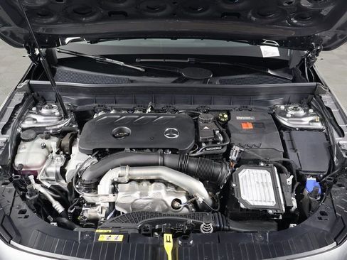 New 2026 Mercedes-Benz GLB 250 image 9