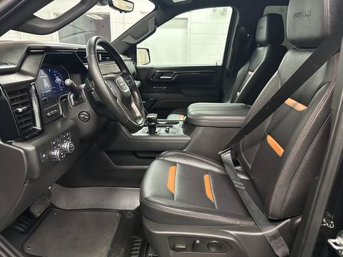 Used 2025 GMC Sierra 1500 AT4 w/ AT4 Premium Package AWD/4WD image 19
