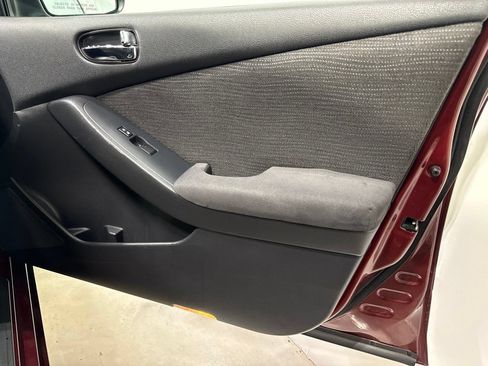 Used 2011 Nissan Altima 2.5 S FWD image 22