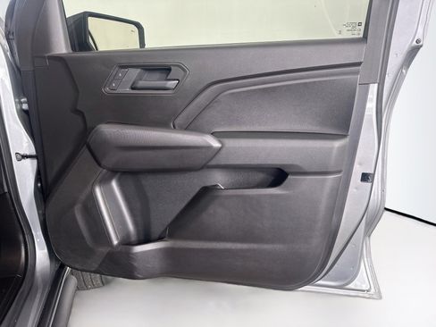 Used 2025 Chevrolet Colorado Trail Boss AWD/4WD image 32