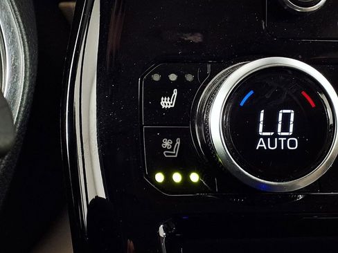 Used 2021 Toyota Highlander Limited image 15