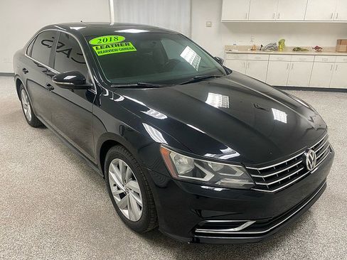 Used 2018 Volkswagen Passat 2.0T SE image 3